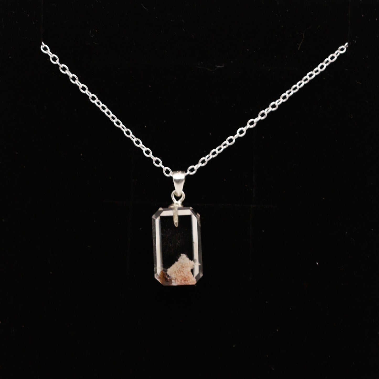 Snow mountain pendant - garden quartz