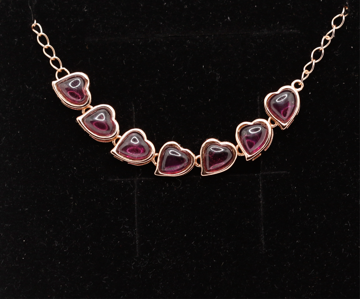 Rhodolite garnet cabachon heart bracelet