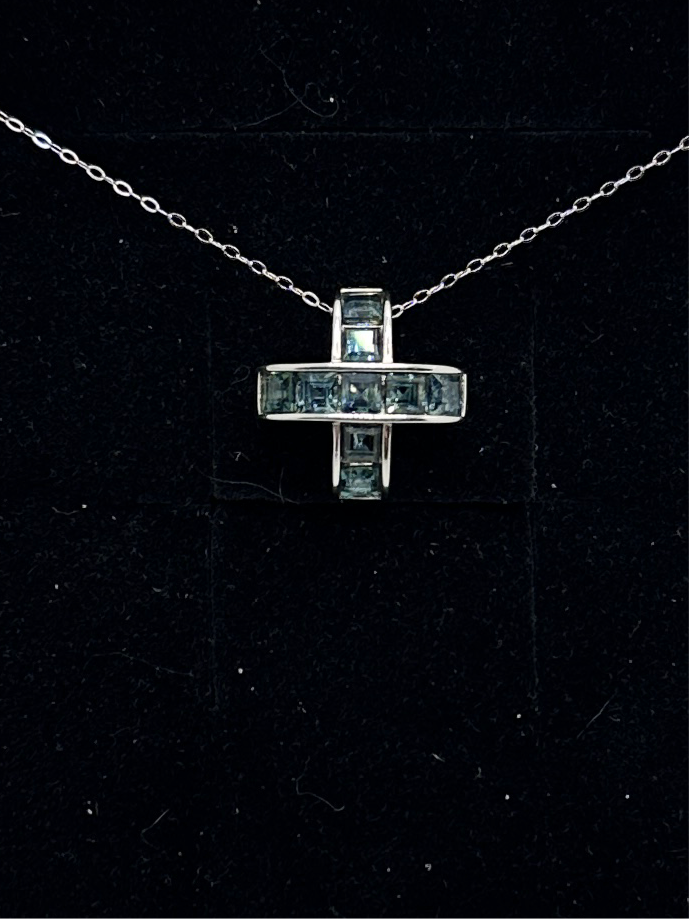 Teal sapphire x pendant