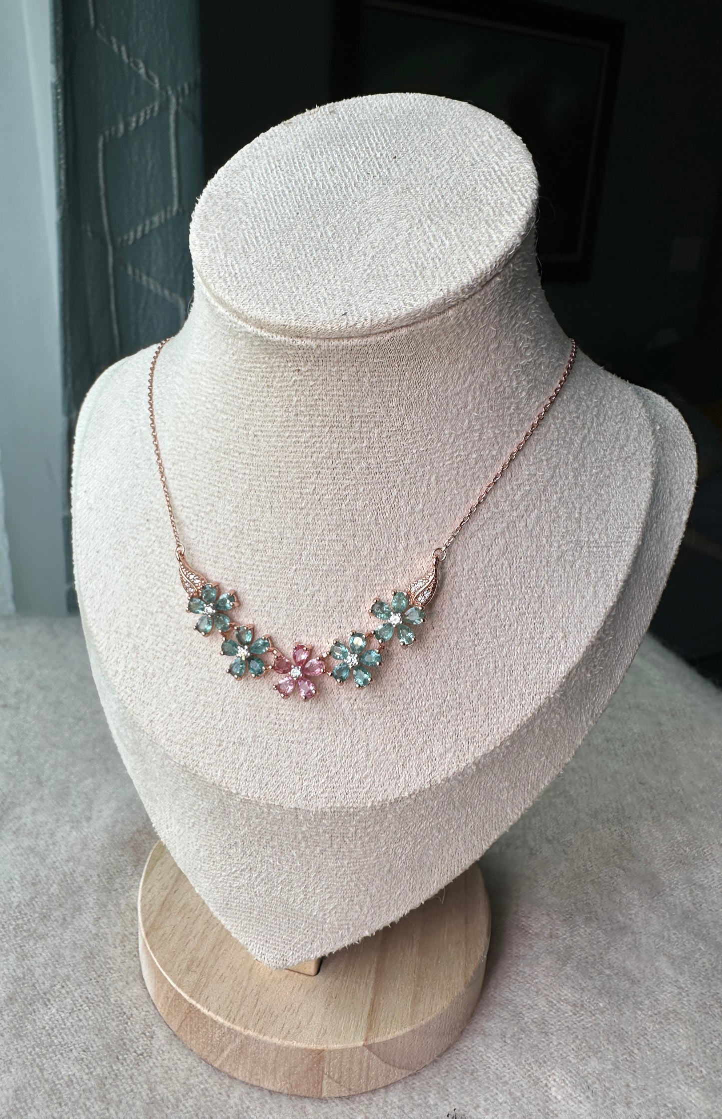Tourmaline flowers necklace