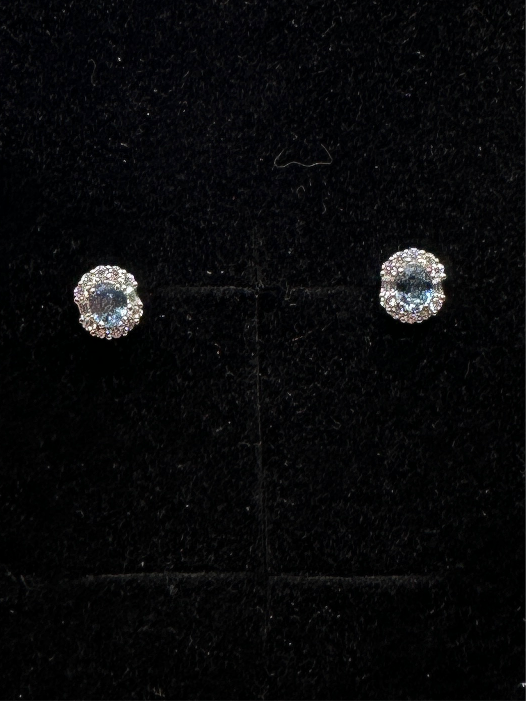 Cornflower blue sapphire ear studs