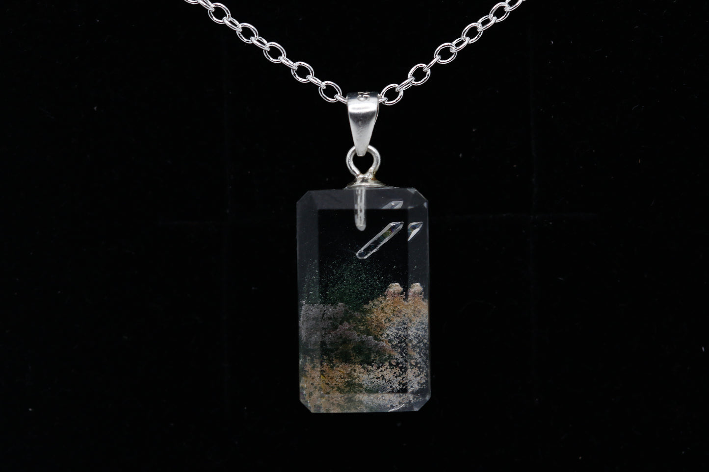 Four seasons pendant - garden quartz