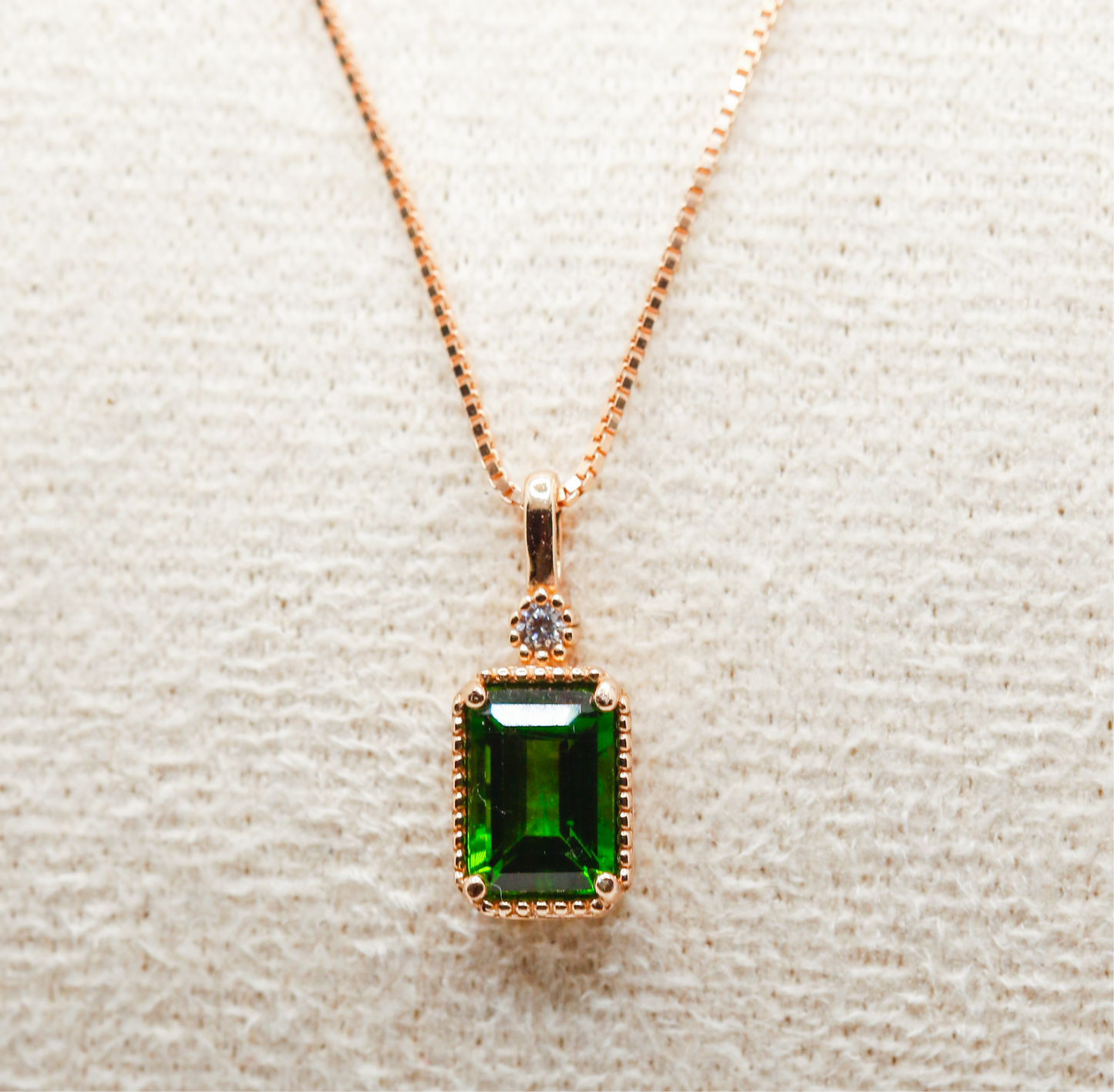 Chrome diopside pendant - rose gold