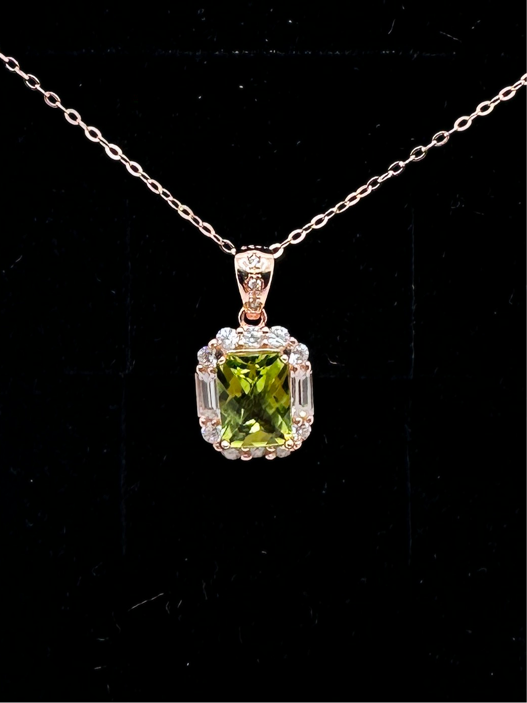 Bamboo green peridot halo pendant