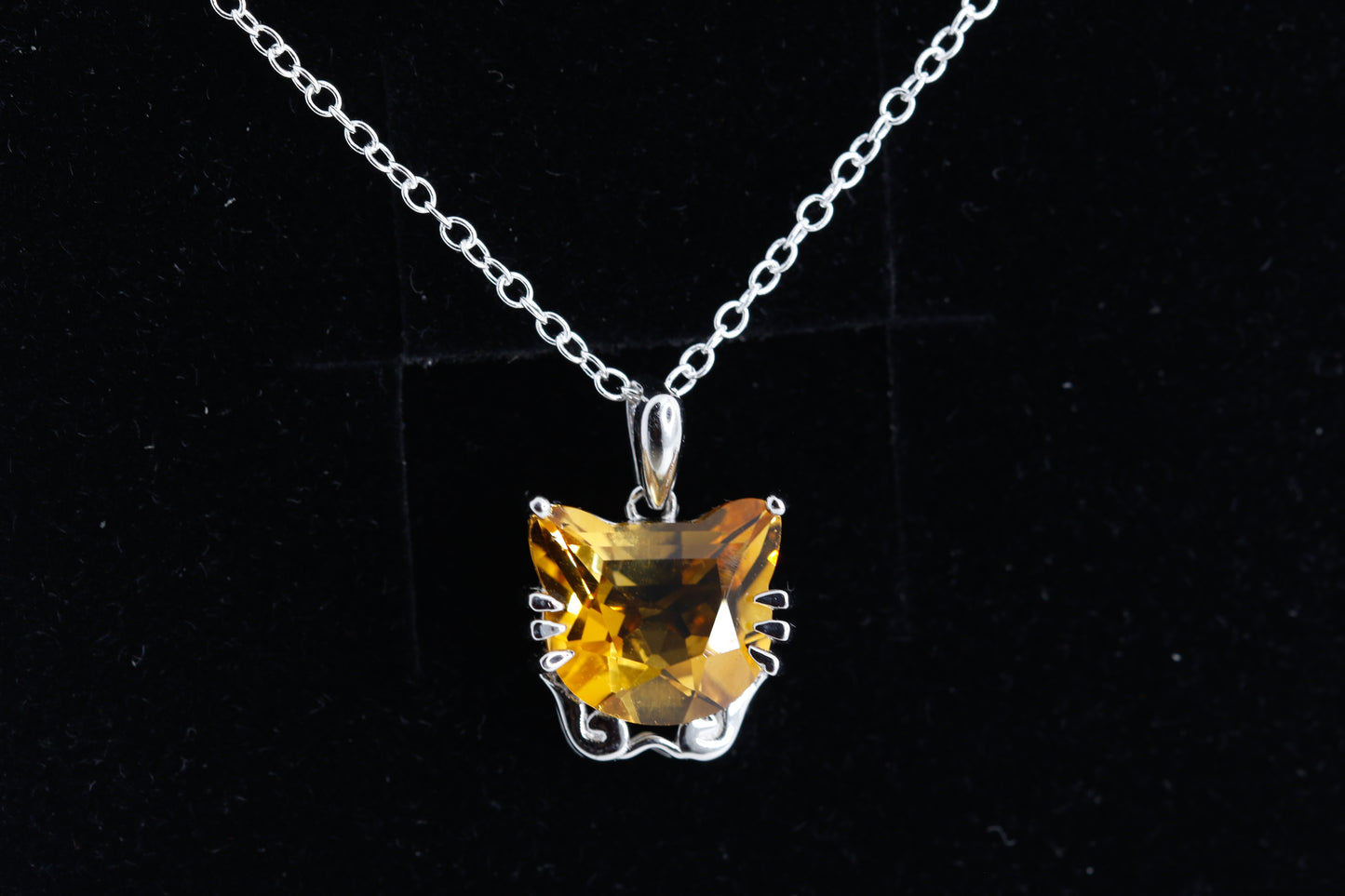 Madeira citrine kitty pendant