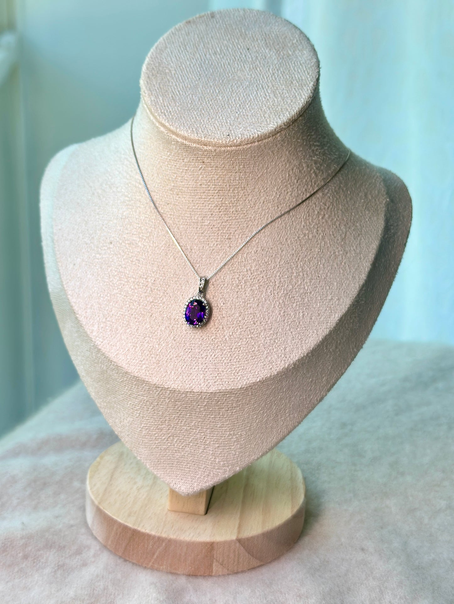 Amethyst halo pendant