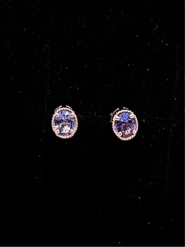 Tanzanite stud earrings - rose gold