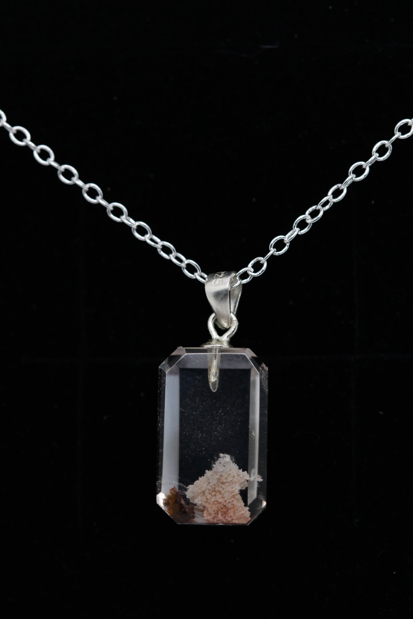 Snow mountain pendant - garden quartz