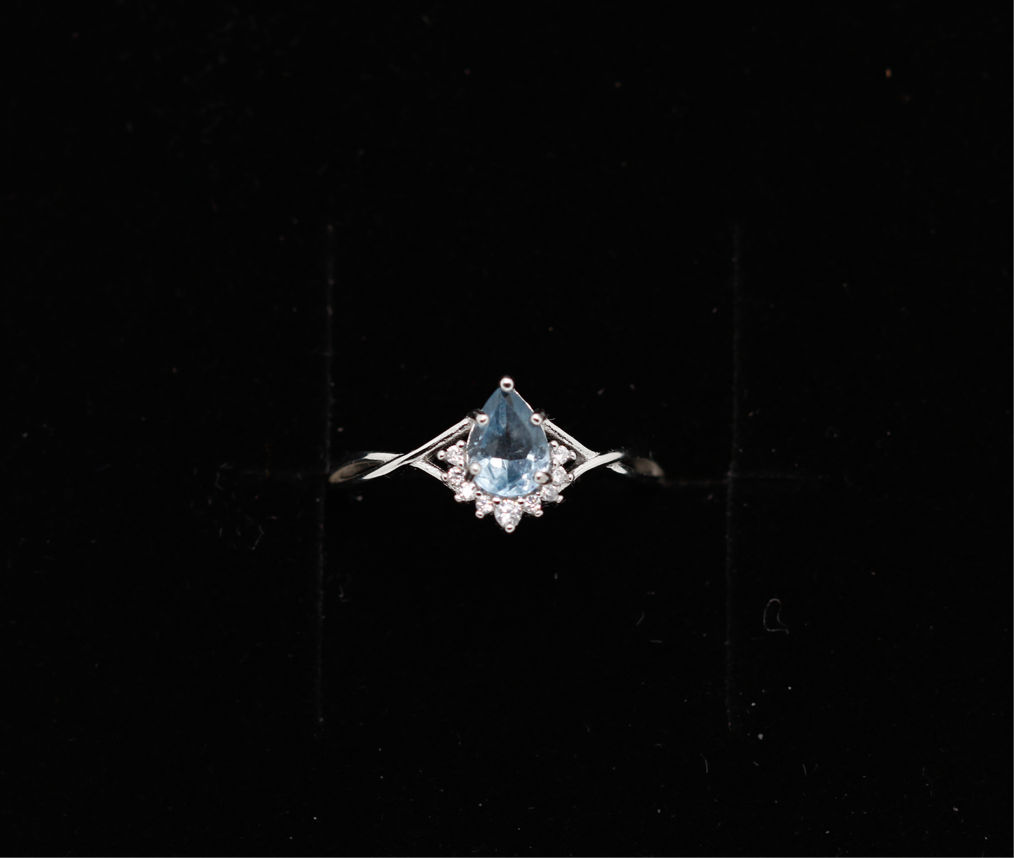 London blue pear ring
